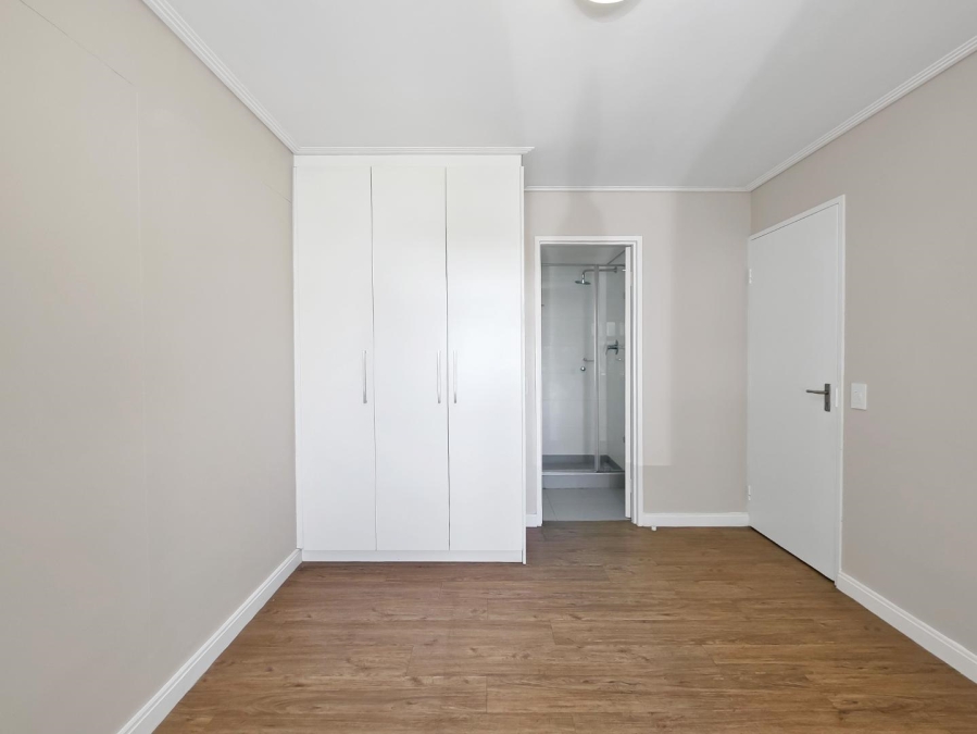 To Let 2 Bedroom Property for Rent in Vredehoek Western Cape